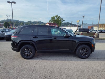 2027 Jeep Grand Cherokee Laredo Altitude