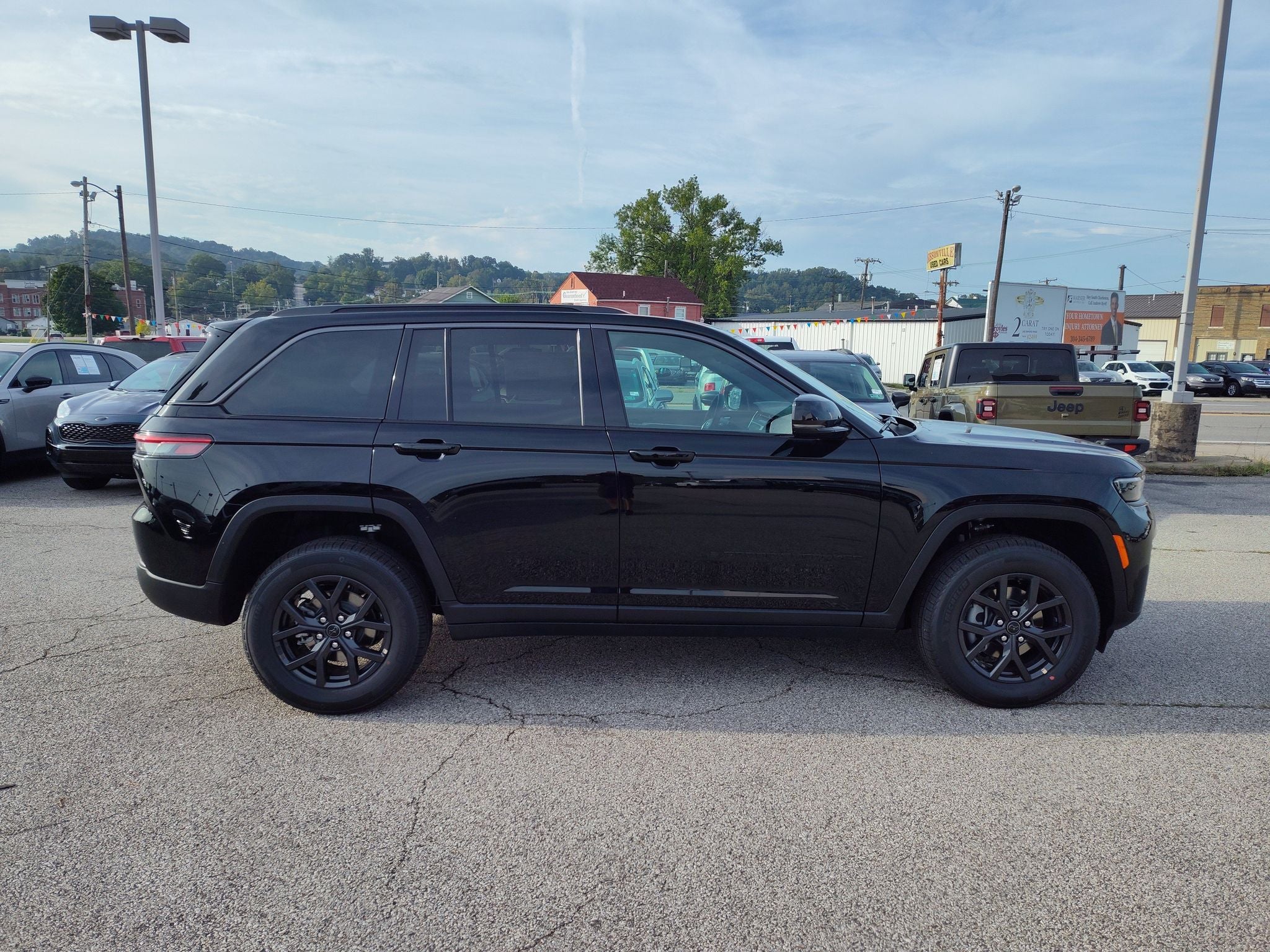 2027 Jeep Grand Cherokee Laredo Altitude