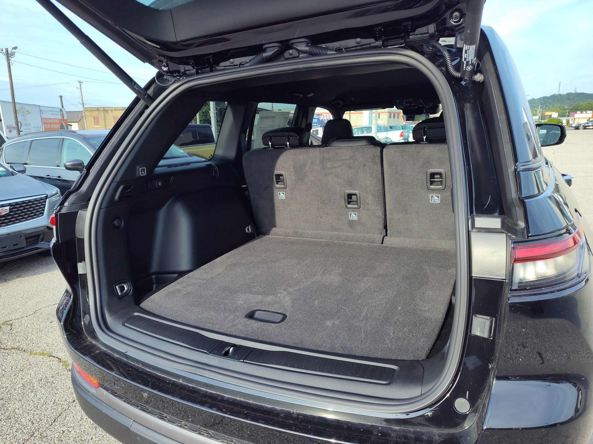 2027 Jeep Grand Cherokee Laredo Altitude