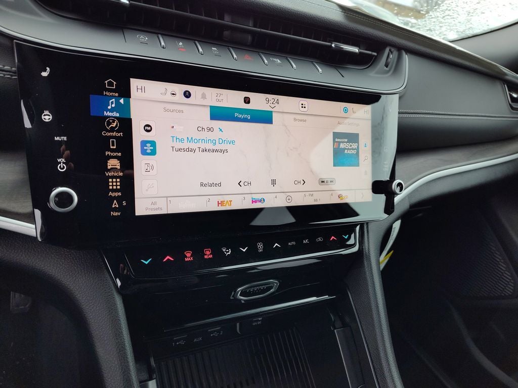 2026 Jeep Grand Cherokee Laredo Altitude