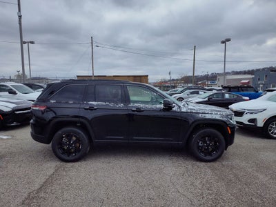 2026 Jeep Grand Cherokee Laredo Altitude
