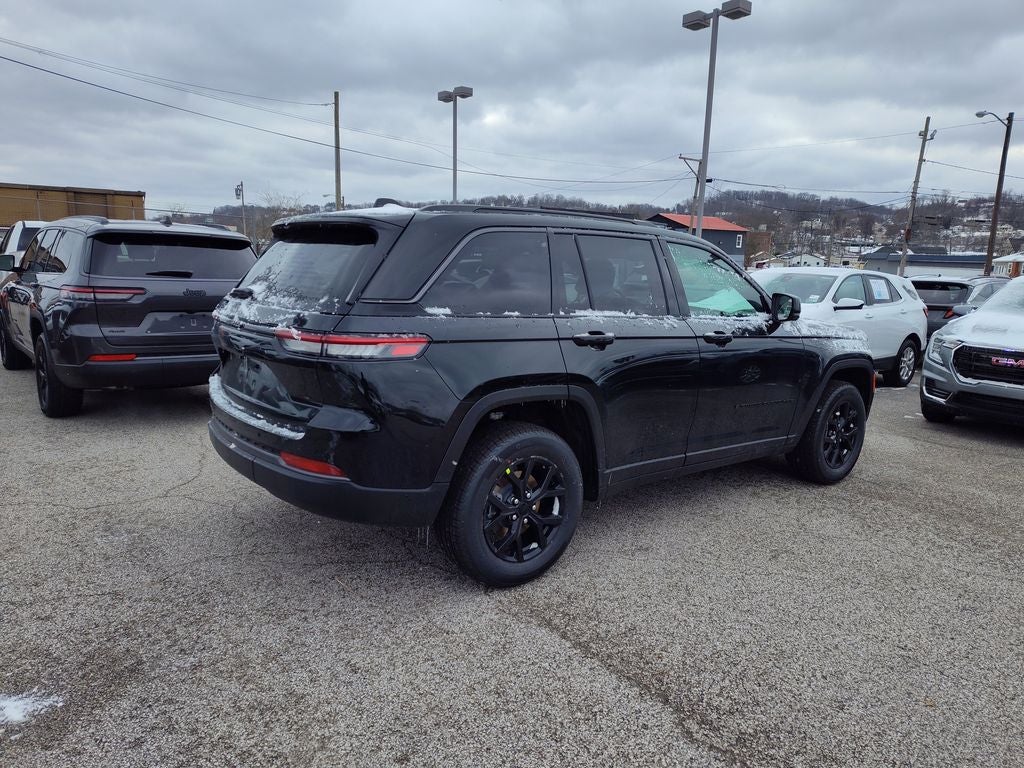 2026 Jeep Grand Cherokee Laredo Altitude