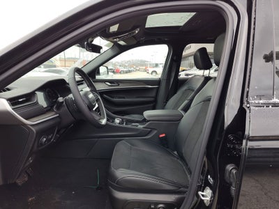 2026 Jeep Grand Cherokee Laredo Altitude