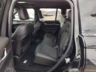 2026 Jeep Grand Cherokee Laredo Altitude