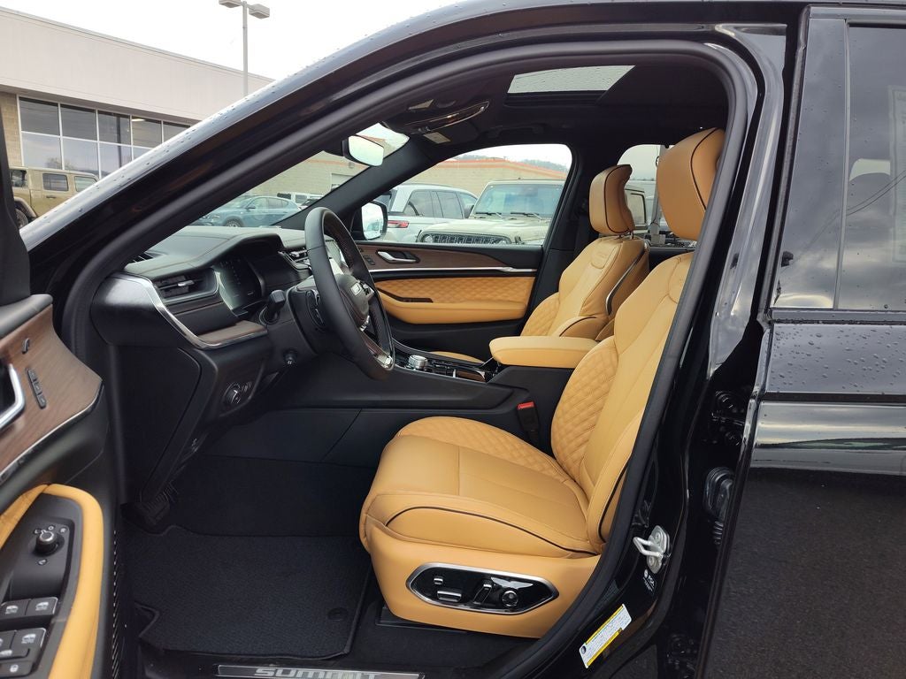 2025 Jeep Grand Cherokee Summit