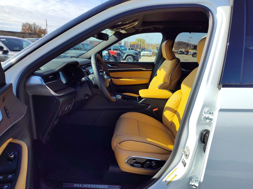 2025 Jeep Grand Cherokee Summit