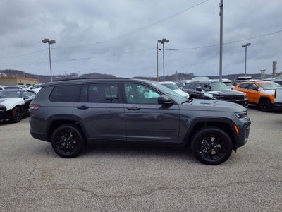 2026 Jeep Grand Cherokee Laredo Altitude