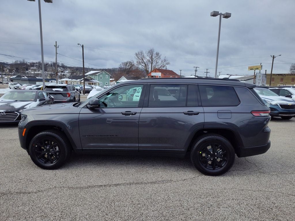 2026 Jeep Grand Cherokee Laredo Altitude