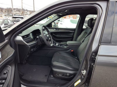 2026 Jeep Grand Cherokee Laredo Altitude