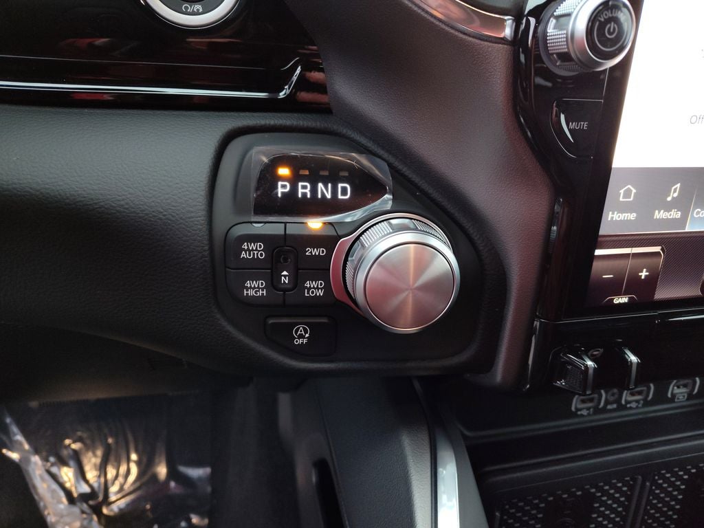 2026 RAM Ram 1500 Laramie