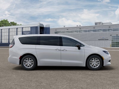 2026 Chrysler Voyager LX