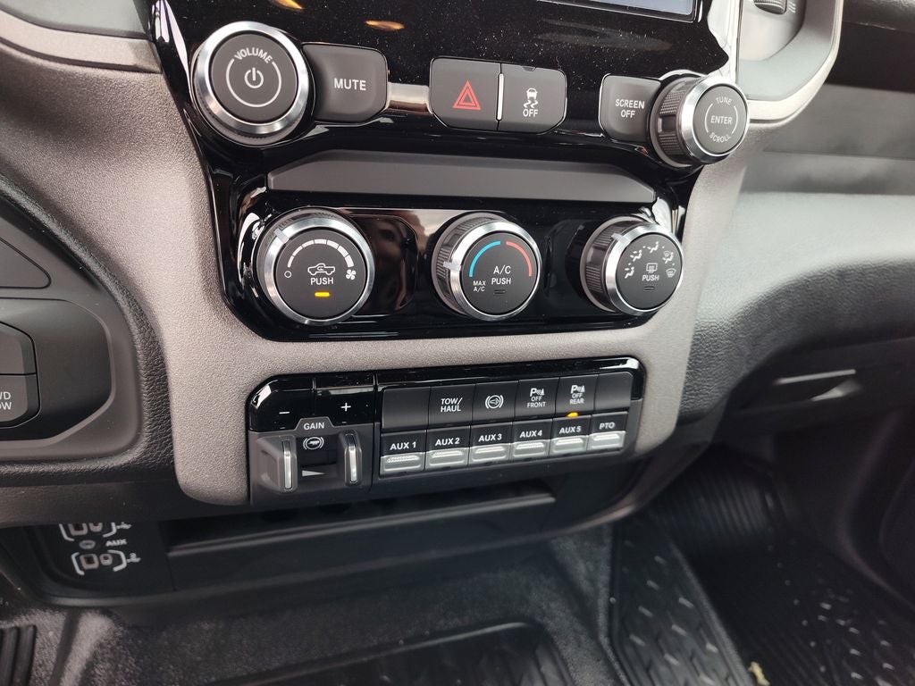 2026 RAM Ram 3500 Chassis Cab Tradesman