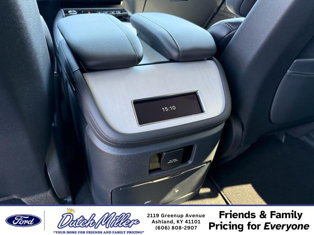 2026 Lincoln Navigator Premiere