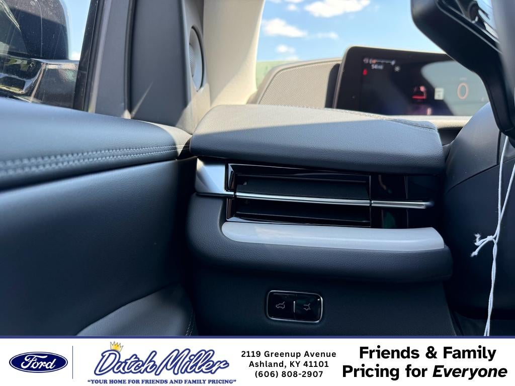 2026 Lincoln Navigator Premiere