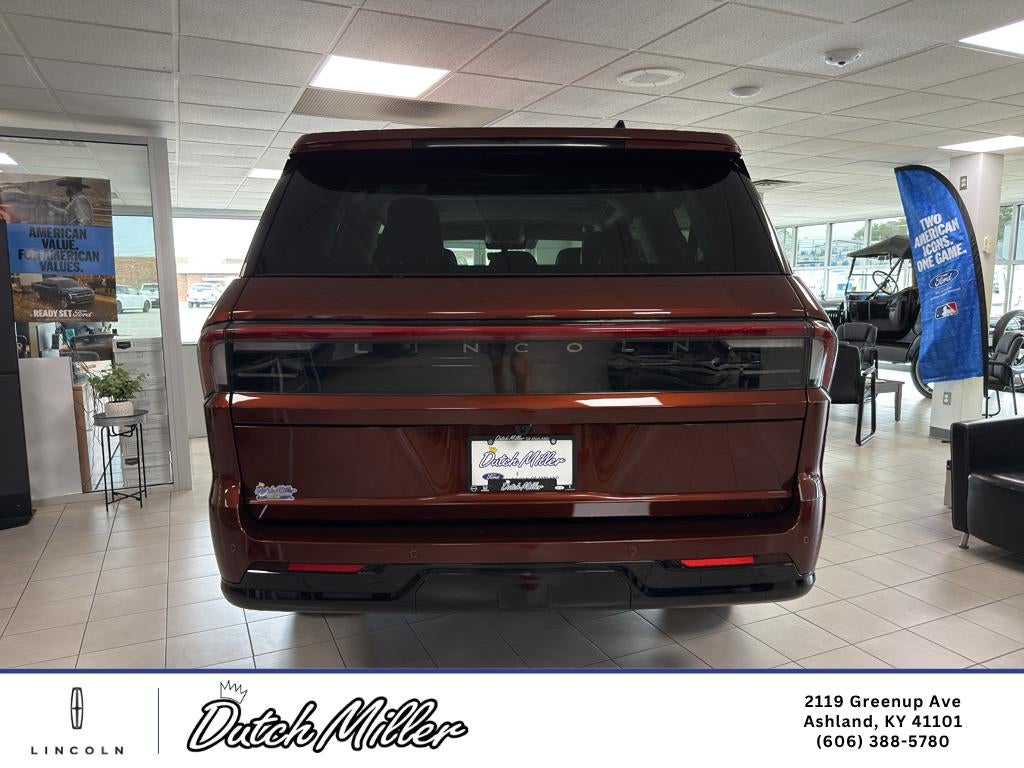 2027 Lincoln Navigator L Premier