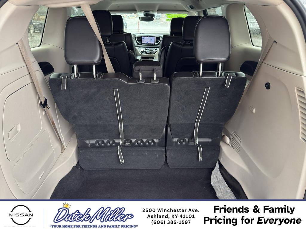 2023 Chrysler Pacifica Hybrid Touring L