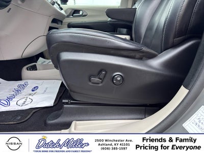 2023 Chrysler Pacifica Hybrid Touring L