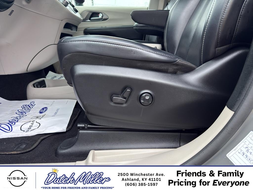 2023 Chrysler Pacifica Hybrid Touring L