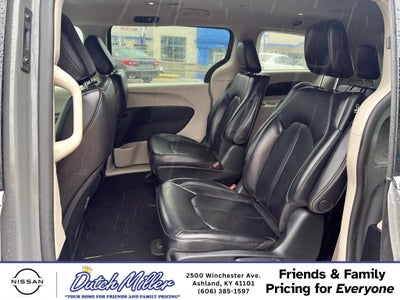 2023 Chrysler Pacifica Hybrid Touring L