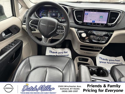 2023 Chrysler Pacifica Hybrid Touring L