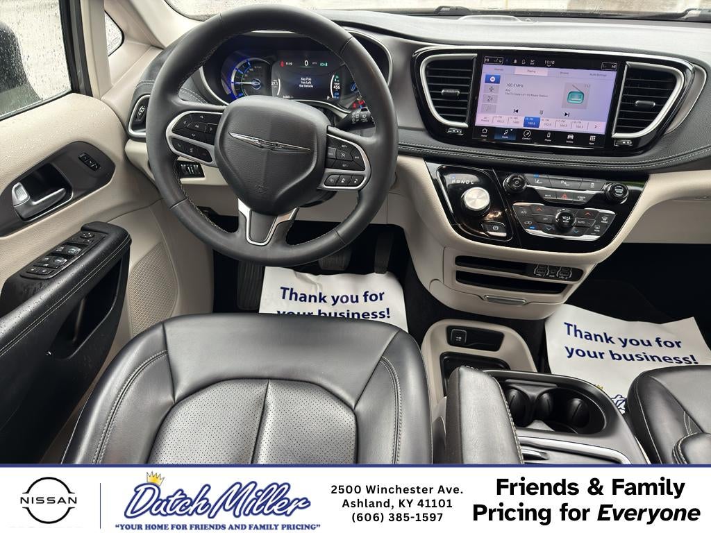 2023 Chrysler Pacifica Hybrid Touring L