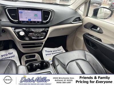 2023 Chrysler Pacifica Hybrid Touring L