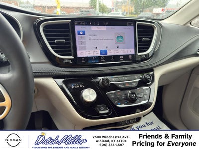 2023 Chrysler Pacifica Hybrid Touring L