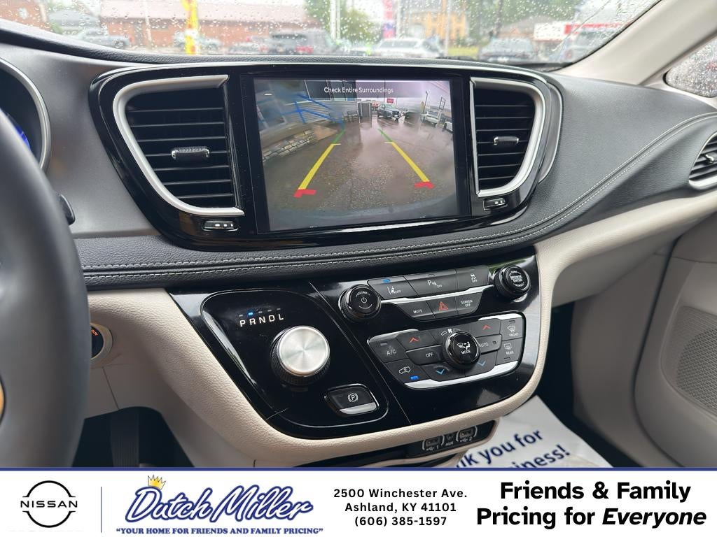 2023 Chrysler Pacifica Hybrid Touring L