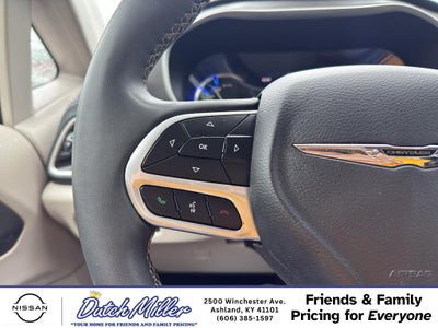 2023 Chrysler Pacifica Hybrid Touring L