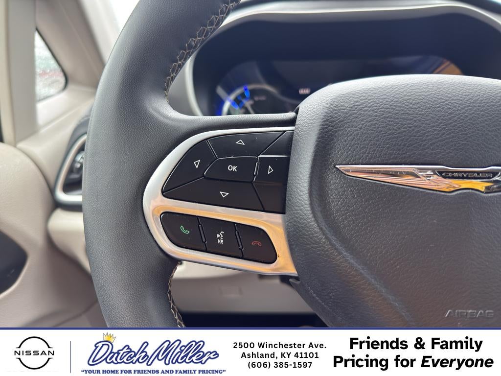 2023 Chrysler Pacifica Hybrid Touring L