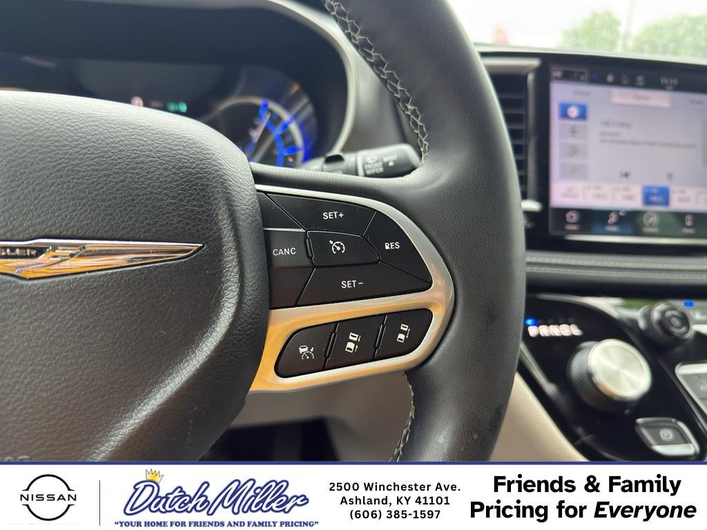 2023 Chrysler Pacifica Hybrid Touring L