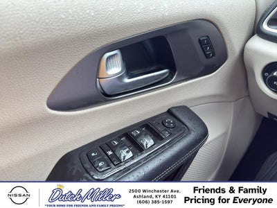 2023 Chrysler Pacifica Hybrid Touring L