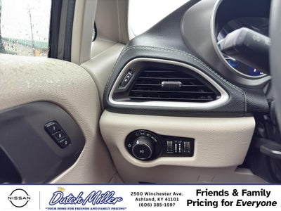 2023 Chrysler Pacifica Hybrid Touring L