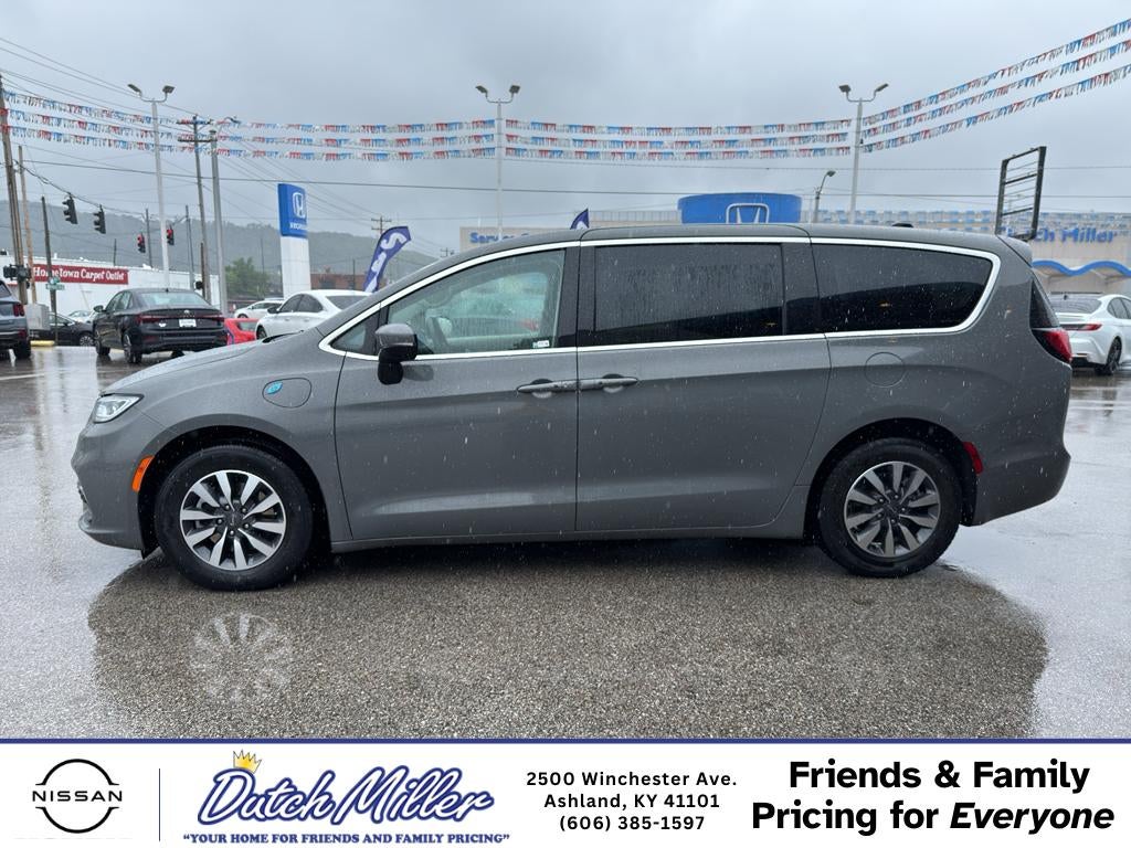 2023 Chrysler Pacifica Hybrid Touring L