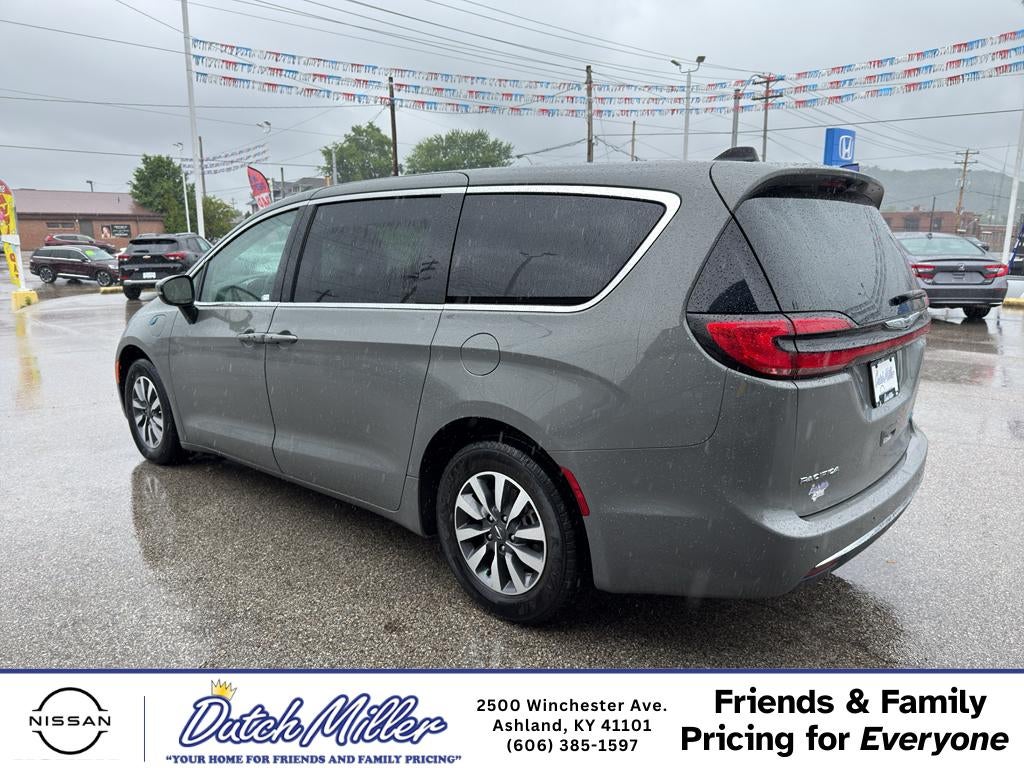2023 Chrysler Pacifica Hybrid Touring L