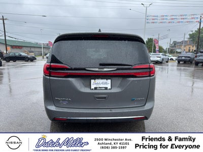 2023 Chrysler Pacifica Hybrid Touring L
