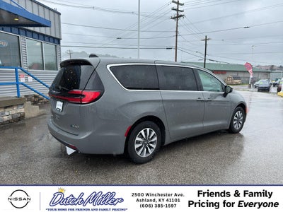 2023 Chrysler Pacifica Hybrid Touring L