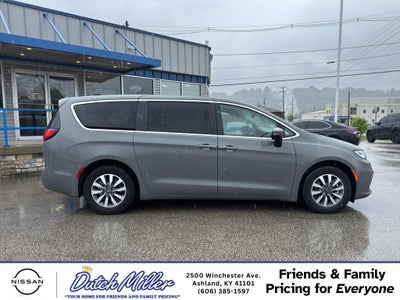 2023 Chrysler Pacifica Hybrid Touring L