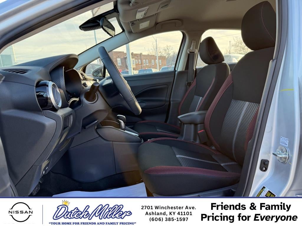 2025 Nissan Versa SR