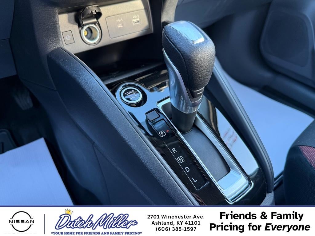 2025 Nissan Versa SR