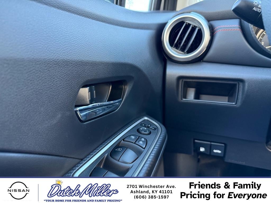 2025 Nissan Versa SR