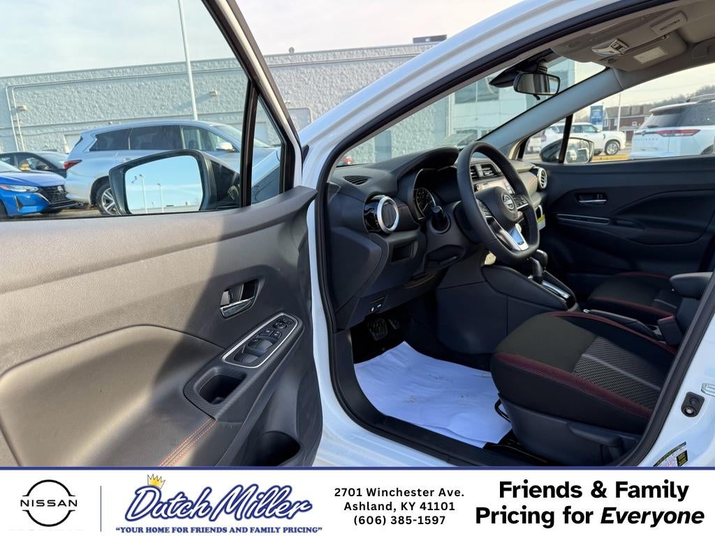 2025 Nissan Versa SR