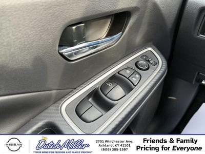 2025 Nissan Versa SR