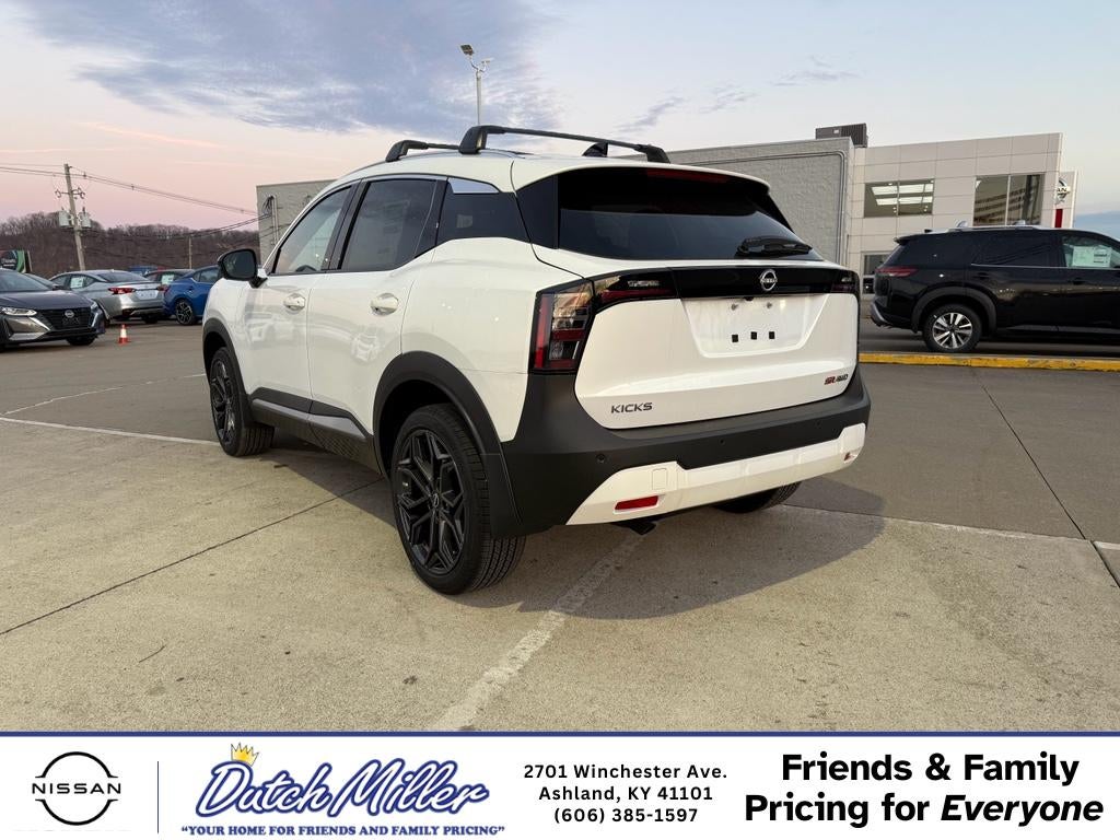 2025 Nissan Kicks SR