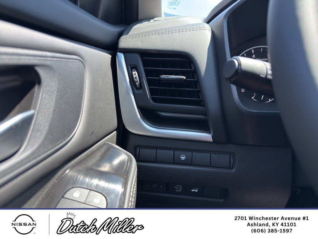 2026 Nissan Rogue Dark Armor