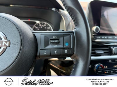 2025 Nissan Pathfinder SV