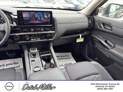 2026 Nissan Pathfinder SV