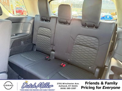 2026 Nissan Pathfinder SV