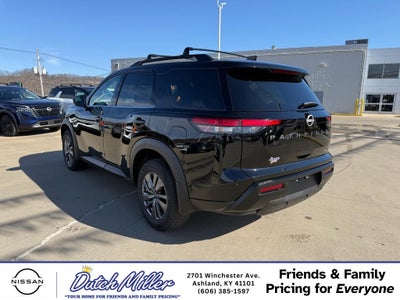 2026 Nissan Pathfinder SV