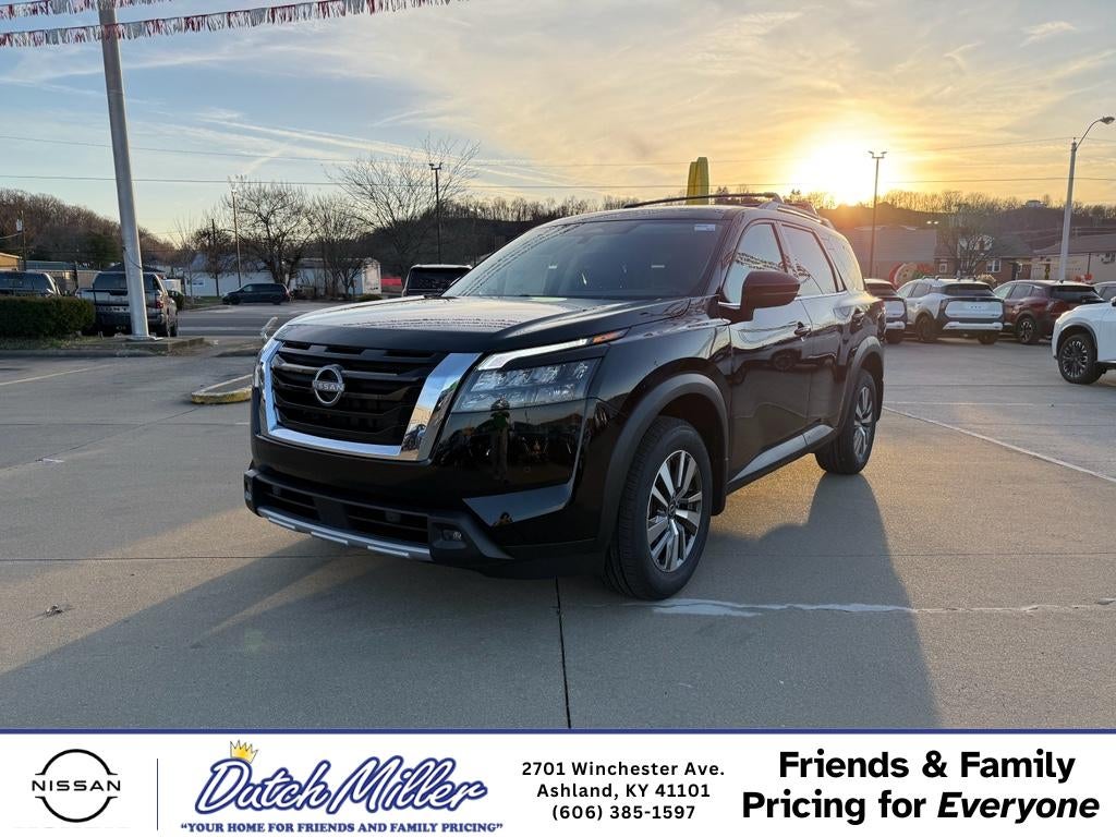 2025 Nissan Pathfinder SL